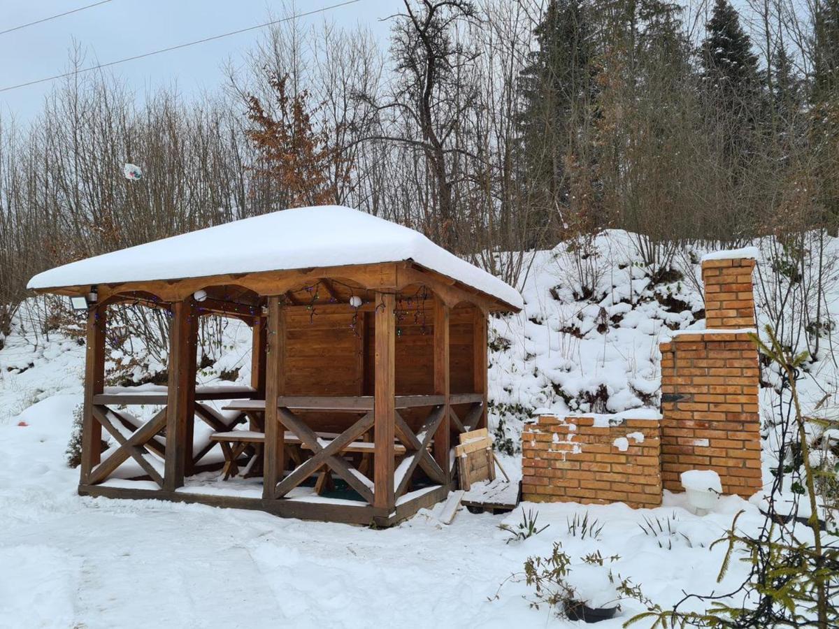 Villa Na Uzlissi Migovo Bagian luar foto