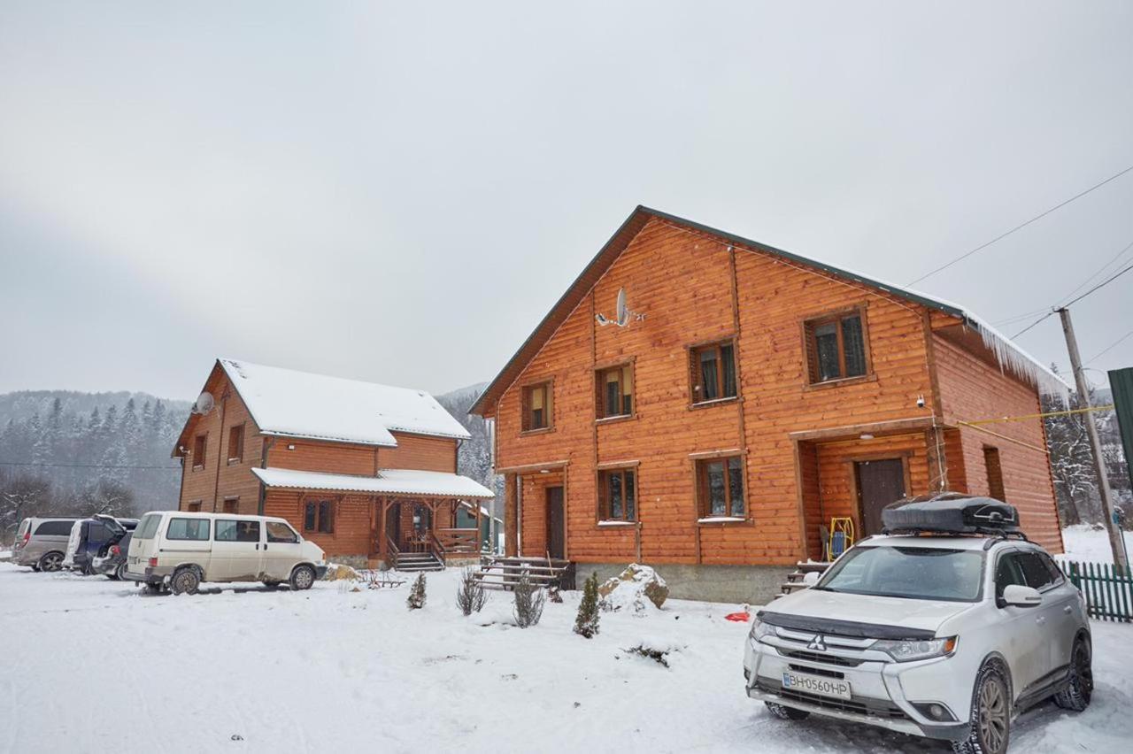 Villa Na Uzlissi Migovo Bagian luar foto