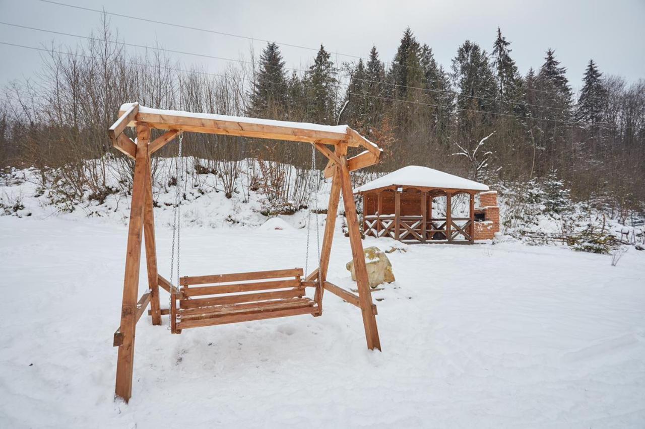 Villa Na Uzlissi Migovo Bagian luar foto