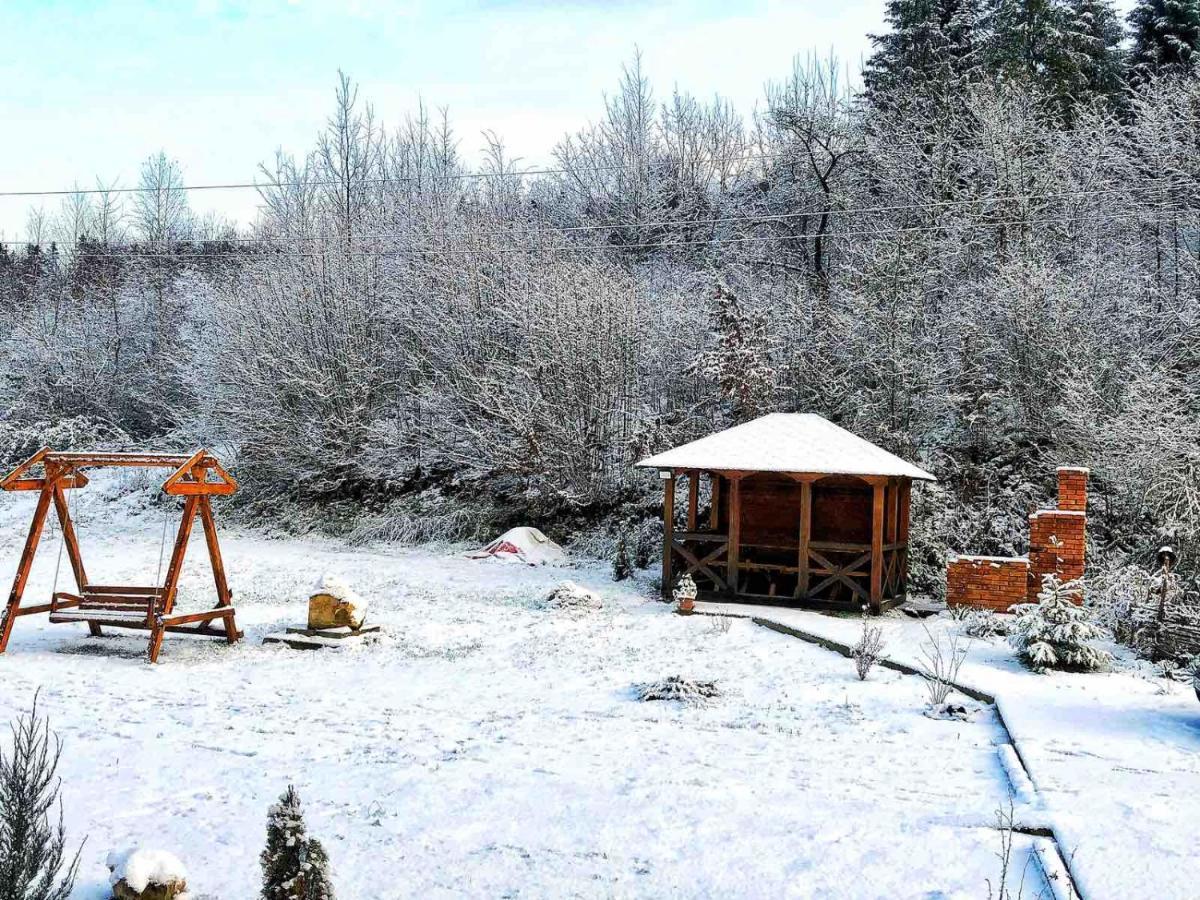 Villa Na Uzlissi Migovo Bagian luar foto