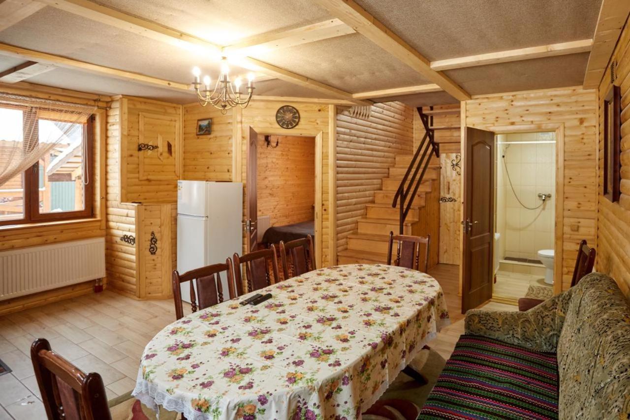 Villa Na Uzlissi Migovo Bagian luar foto