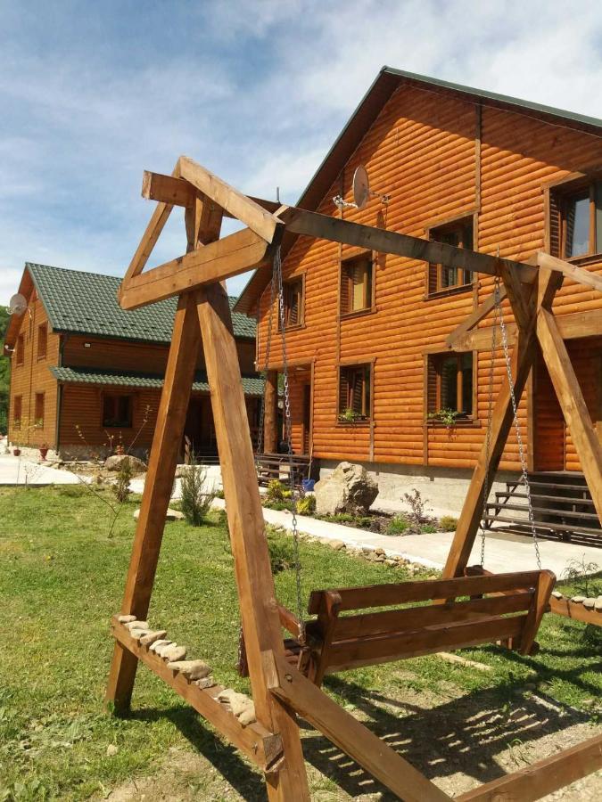 Villa Na Uzlissi Migovo Bagian luar foto