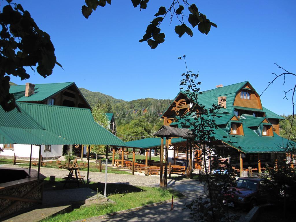 Villa Na Uzlissi Migovo Bagian luar foto