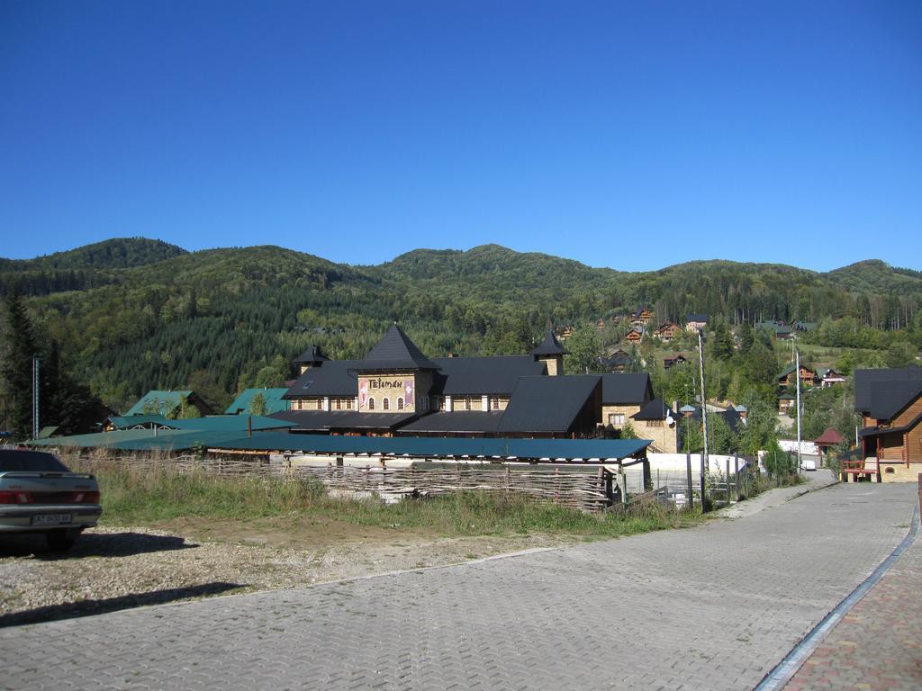 Villa Na Uzlissi Migovo Bagian luar foto